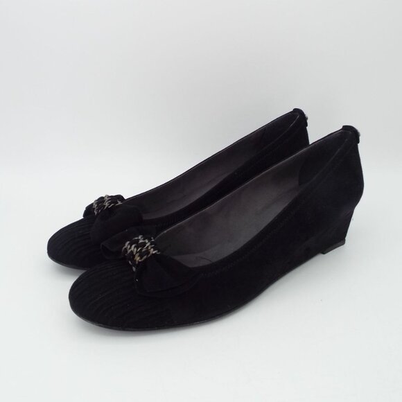 Stuart Weitzman Pleats Black Suede Wedge with Chain Bow Size 10N Narrow - Picture 5 of 16